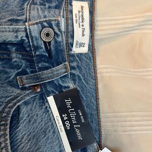 Abercrombie & Fitch - ultra loose curve love 
BRAND NEW